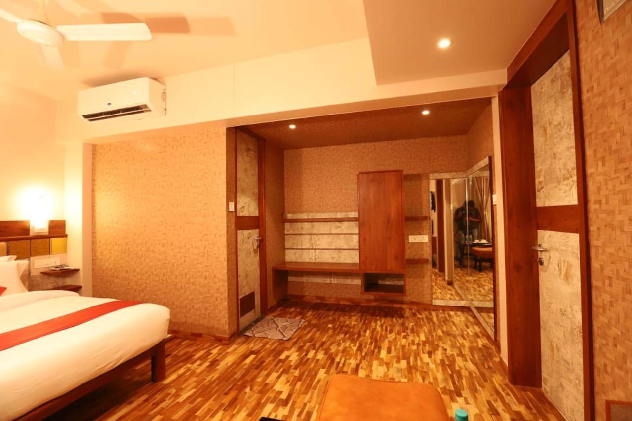 אחמדנגר Hotel Prabha Palace מראה חיצוני תמונה
