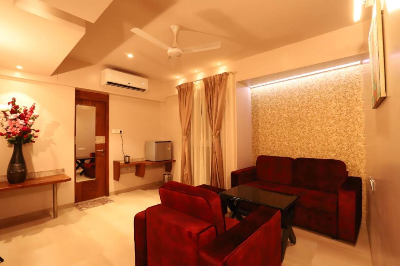 אחמדנגר Hotel Prabha Palace מראה חיצוני תמונה
