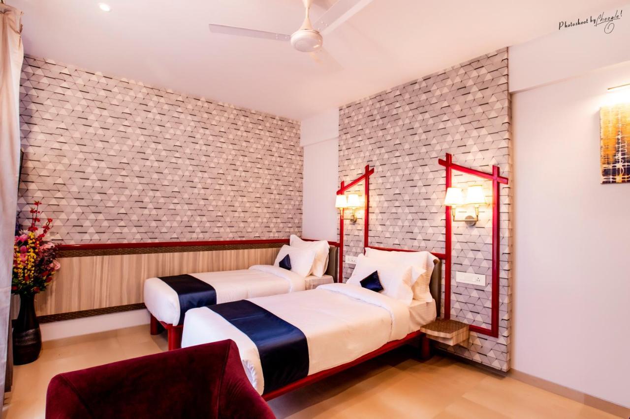 אחמדנגר Hotel Prabha Palace מראה חיצוני תמונה